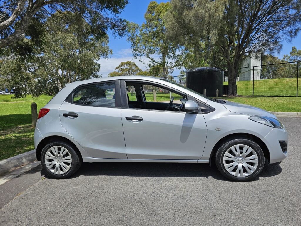 2010 MAZDA 2 NEO