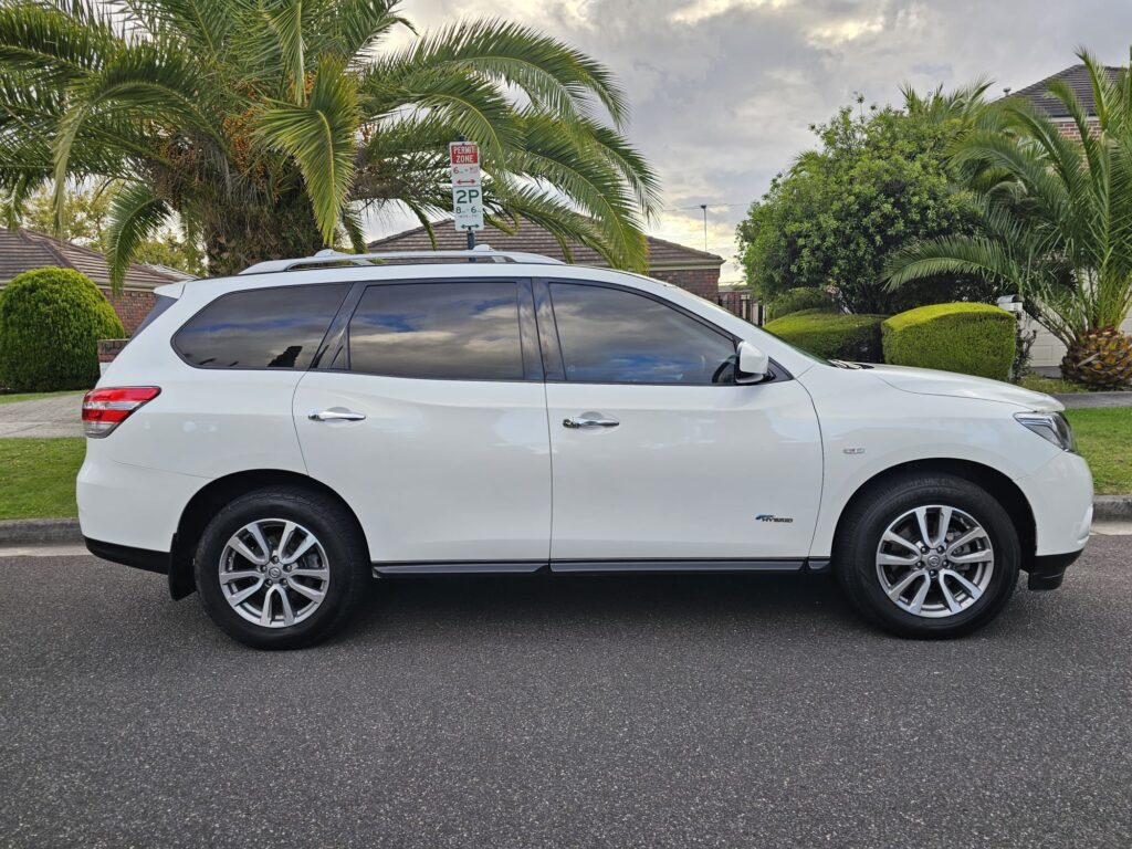 2014 Nissan Pathfinder R52 MY14 ST Wagon 7st 5dr X-tronic 1sp 2WD 2.5SC/15kW Hybrid