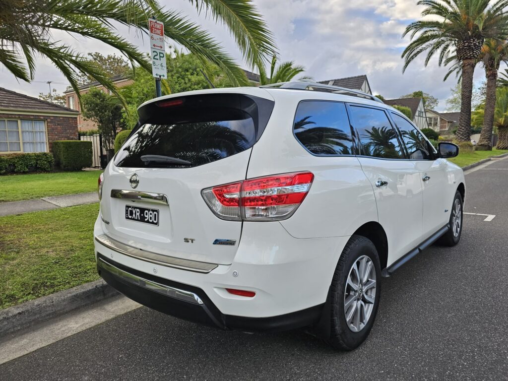 2014 Nissan Pathfinder R52 MY14 ST Wagon 7st 5dr X-tronic 1sp 2WD 2.5SC/15kW Hybrid