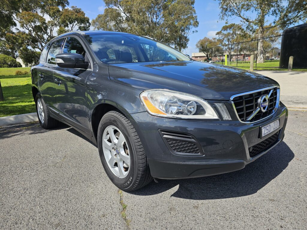 2013 Volvo XC60 DZ MY13 T5 Wagon 5dr PwrShift 6sp 530kg 2.0T