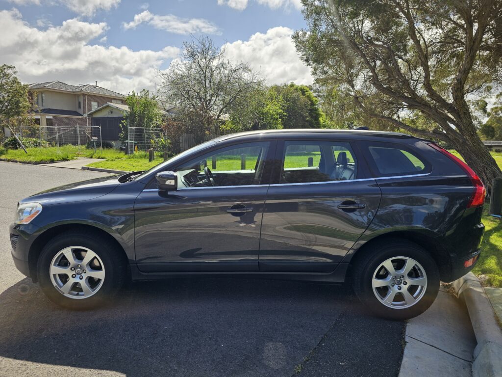 2013 Volvo XC60 DZ MY13 T5 Wagon 5dr PwrShift 6sp 530kg 2.0T