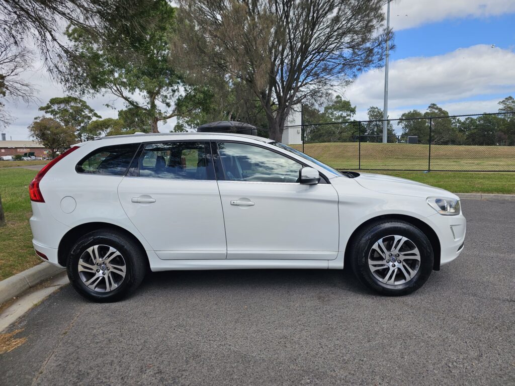 2013 Volvo XC60 DZ MY14 T5 Luxury Wagon 5dr PwrShift 6sp 530kg 2.0T