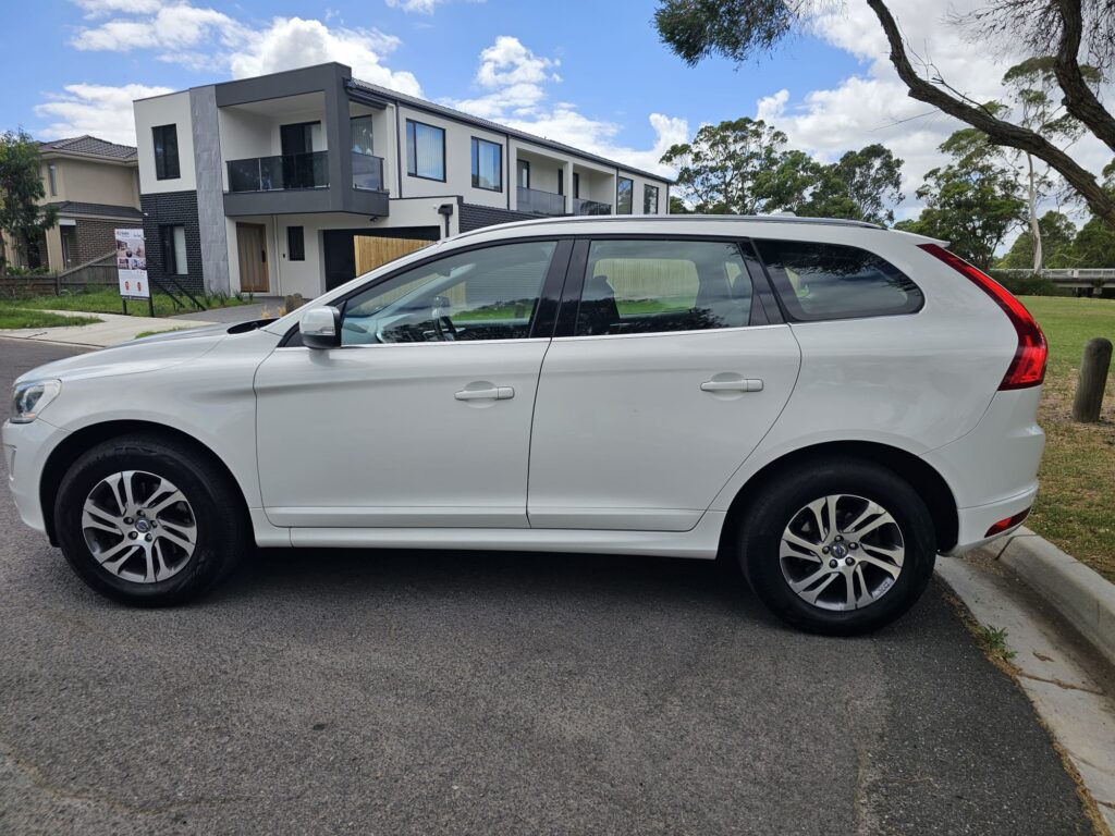 2013 Volvo XC60 DZ MY14 T5 Luxury Wagon 5dr PwrShift 6sp 530kg 2.0T